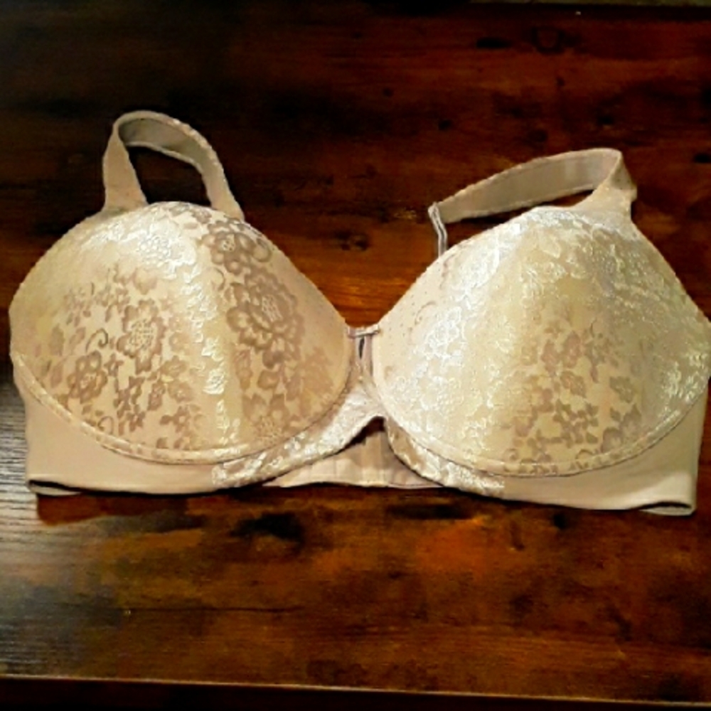 NWOT 38DD Vanity Fair Beige Lace Gorgeous Padded Wirefree Push  up Bra
